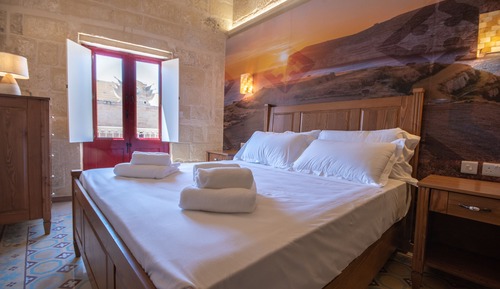 Deluxe Double Room (4)