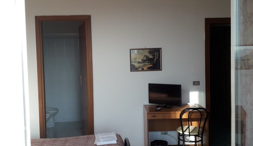 Basic Double or Twin Room, Accessible