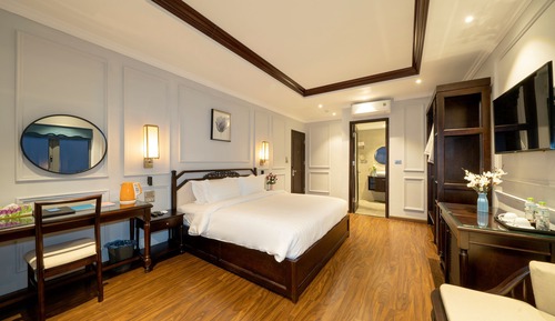 Executive Suite River View with Balcony
