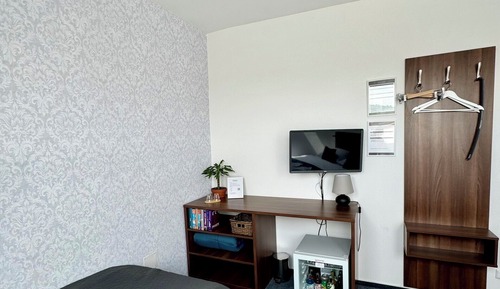 Triple Room, Bathtub