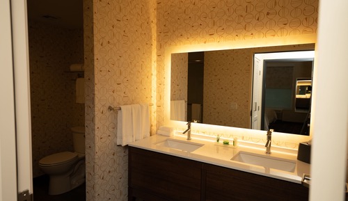 Suite, 1 King Bed