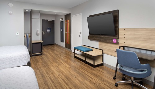 Room, 2 Queen Beds, Accessible, Bathtub