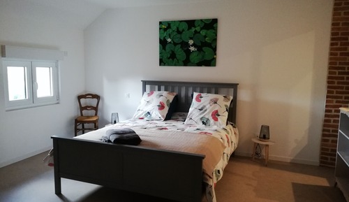 Double Room (Beige)
