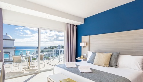 Royal Studio Suite (Triple)