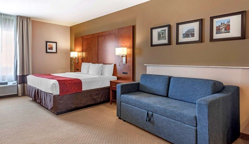 Suite, 1 Queen Bed, Accessible, Non Smoking (Roll-In Shower)