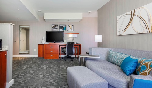 Suite, 1 King Bed with Sofa bed (Mobility/Hearing Access, Roll-In Shwr)