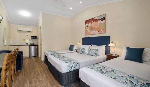 Family Room, Multiple Beds, Non Smoking, Kitchenette