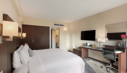 Deluxe Room, 1 King Bed