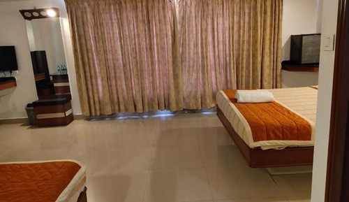 Four Occupancy suite Sea facing with balcony 