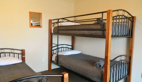 Basic Cabin, Shared Bathroom