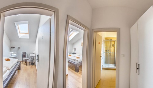 1. Single Room, Shared Bathroom 