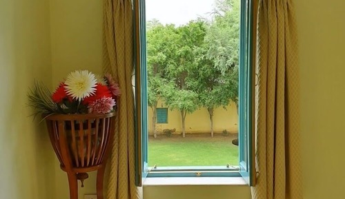 Zuper Premium Room
