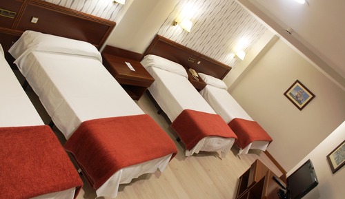 Family Quadruple Room, Private Bathroom