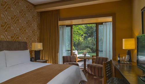 Senior Suite, 1 King Bed, Non Smoking
