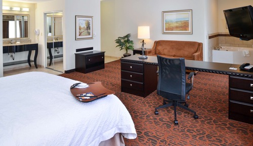 Suite, 1 King Bed, Non Smoking