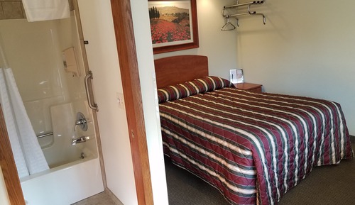 1 Queen Budget, includes Seasonal Timbavati Wildlife Park