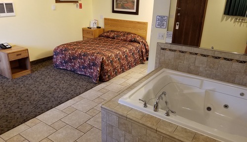 King Whirlpool Balcony, includes Seasonal Timbavati Wildlife Park
