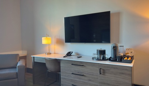 Room, 1 King Bed, Accessible (Mobility, Roll-In Shower)