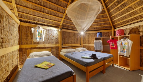 Comfort Bungalow with 5 beds (USB, Indoor lighting, WiFi Signal) all inclusive