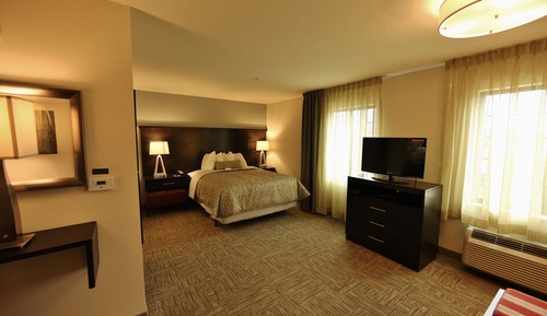 Studio Suite, 1 Queen Bed, Accessible Bathtub, Non Smoking (Kitchen, Accessible Bathtub)