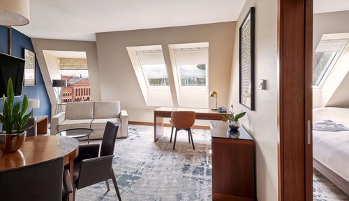 Suite, 1 King Bed, River View