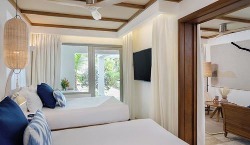 Zel Two Bedroom Master Suite Swimup