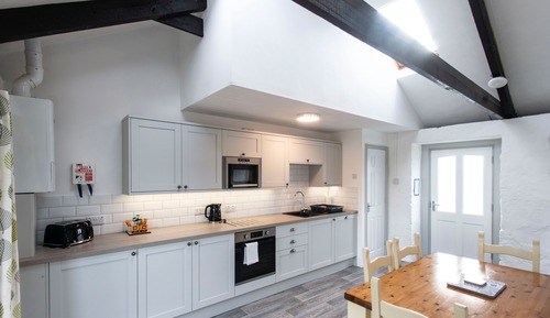 Exclusive Apartment, 2 Bedrooms, Kitchenette, Garden View