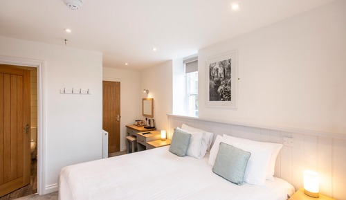 Club Room, 1 Bedroom, Courtyard View