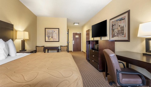 Standard Room, 1 King Bed, Accessible, Refrigerator & Microwave