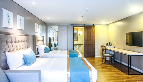 Deluxe Family Room