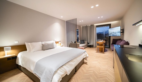 Deluxe Studio Suite