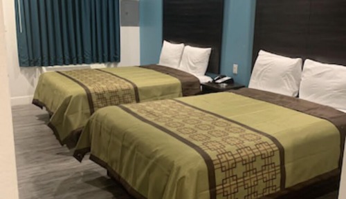 Standard Single Room, 2 Queen Beds, Smoking