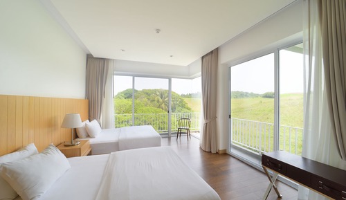 Suite with Creek View