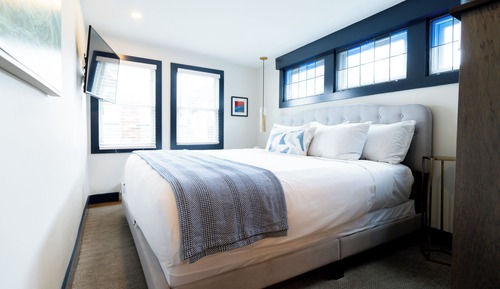Standard Room, 1 King Bed