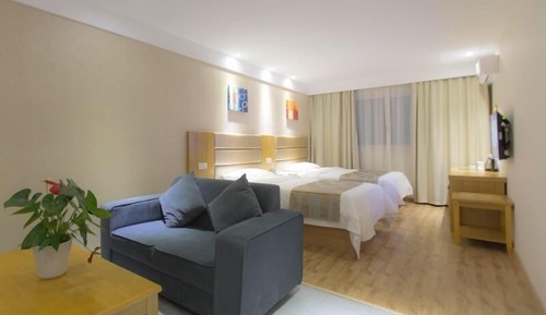 Deluxe Family Room