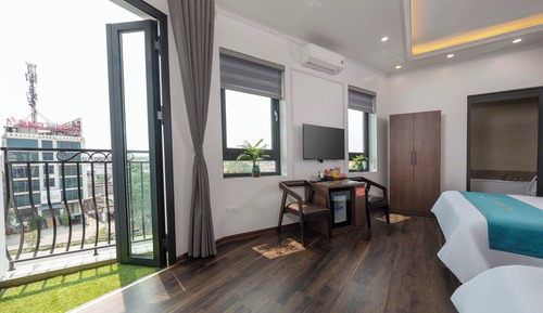 Deluxe Triple Room, City View (Free one way airport transfer)