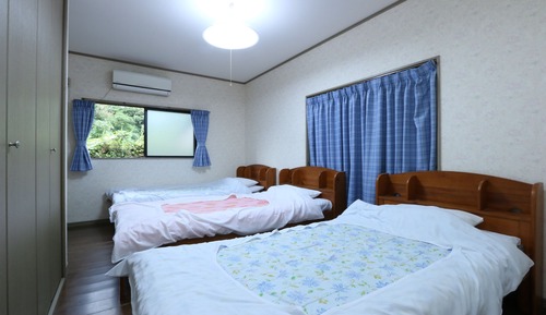 Twin Room, Shared Bathroom