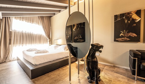 Deluxe Suite, 1 Queen Bed