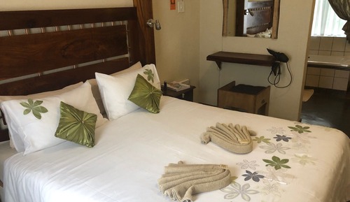 Chalet, 2 Bedrooms (Bee Eater)