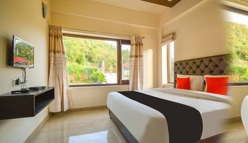 Economy Room