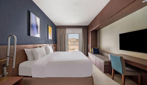 Deluxe Room, 1 King Bed, Accessible