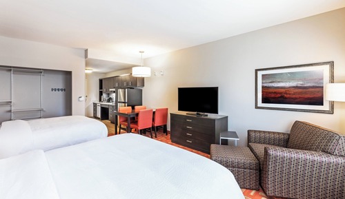 Studio Suite, 2 Queen Beds (Mobility/Hearing Access, Roll-In Shwr)
