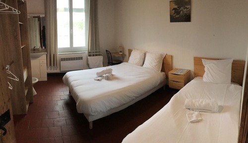 Classic Triple Room, Shared Bathroom