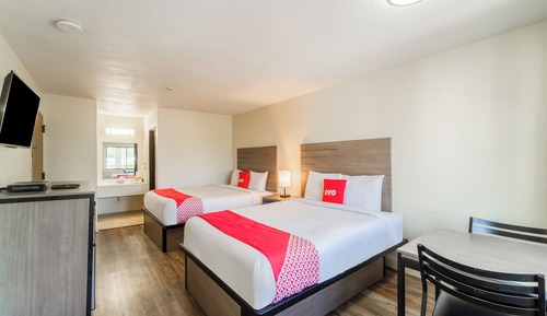 Room, 2 Queen Beds, Non Smoking