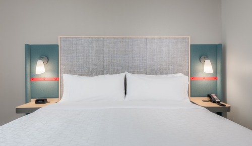 Standard Room, 1 King Bed, Accessible (Communications)