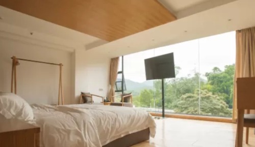 Ancient Cloud Panoramic Big Bed Room