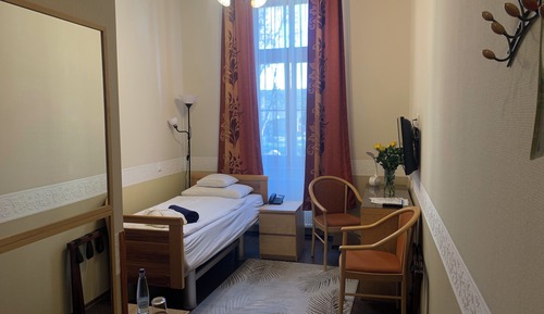 Senior Single Room