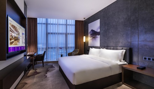 Standard Room, 1 King Bed