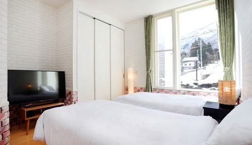 Classic Double Room (for 3 Guests, Japanese Western Style)