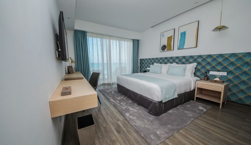 Deluxe King Room